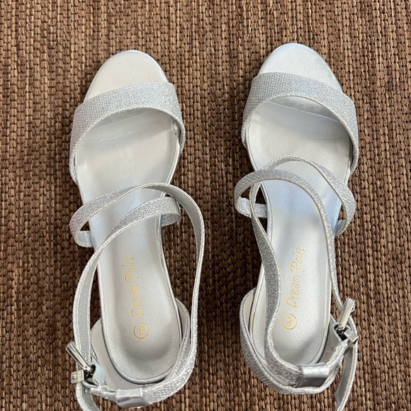Dream Pairs silver wedge NEW - Picture 2 of 5